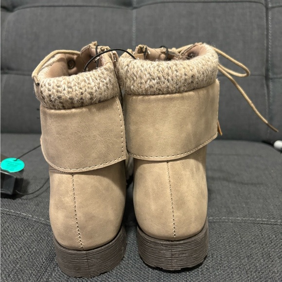 Fashion Hiking Boot - Picture 4 of 7